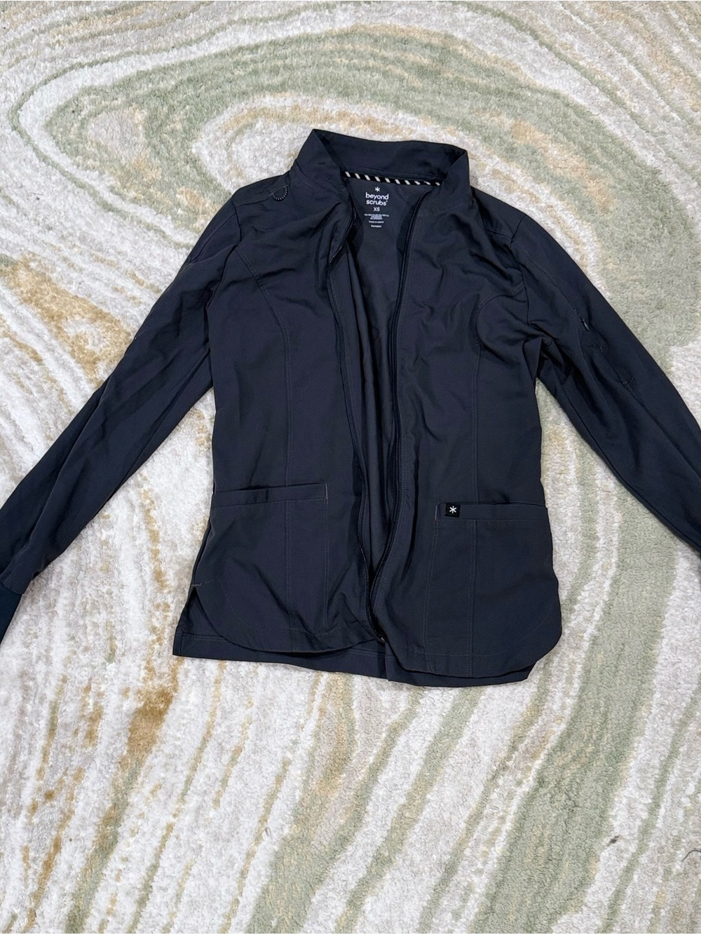 Beyond Scrubs Gray Scrub Jacket XS